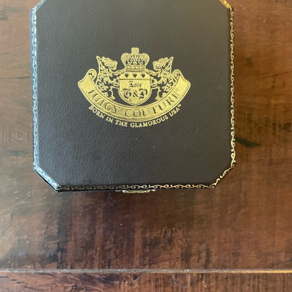 New, Never Worn Juicy Couture LIPS Necklace 💋 - Picture 3 of 4